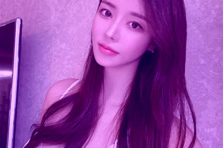 Chloe, 28 — Escort in Liangduo, China