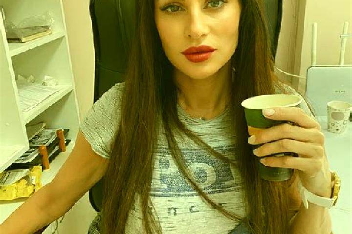 Chloe, 28 — Escort in Myshuryn Rih, Ukraine
