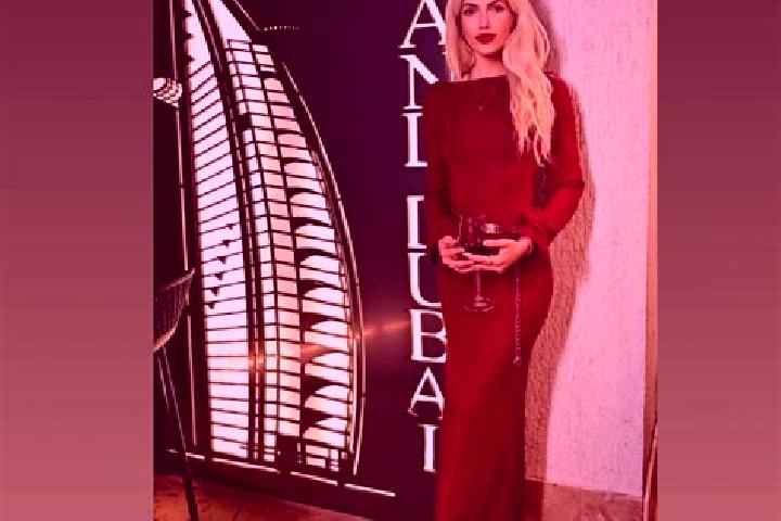 Chloe, 28 — Escort in Plevna, Romania