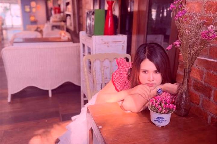 Chloe, 28 — Escort in Ron Phibun, Thailand