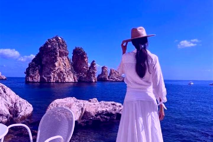 Chloe, 28 — Escort in Scopello, Italy