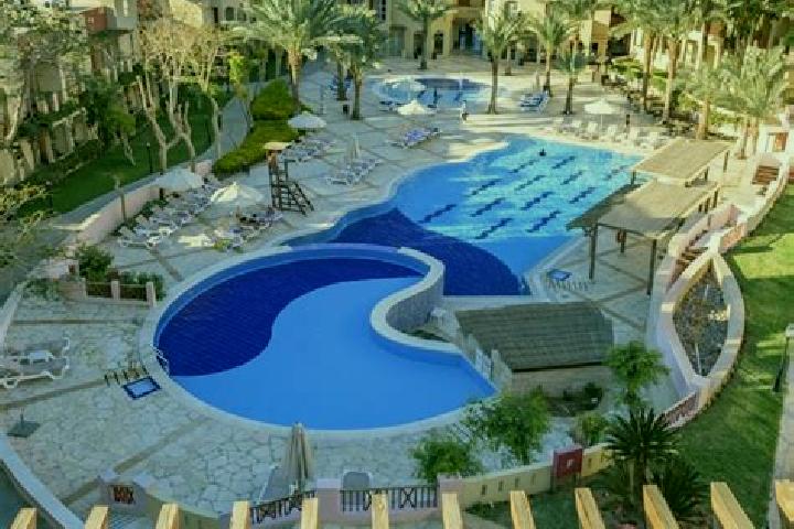 Chloe, 28 — Escort in Tala Bay, Jordan