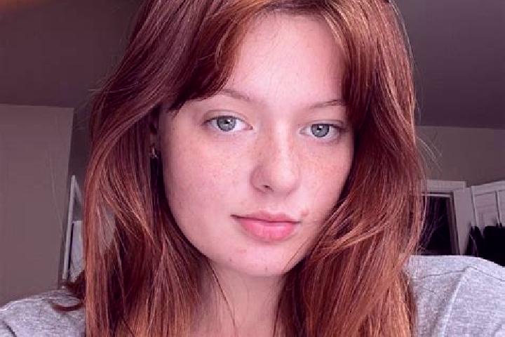 Chloe, 29, a auburn dark-eyed caucasian companion based in Sint-Joris-Winge. Offering Duos, Party Girl, GFE. Available for incall and outcall, overnight book...