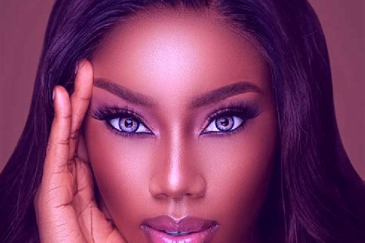 Chloe, 29, a black blue-eyed ebony companion based in Saint-Selve. Offering CIM, Deep French Kissing, Massage. Available for incall and outcall, day and even...