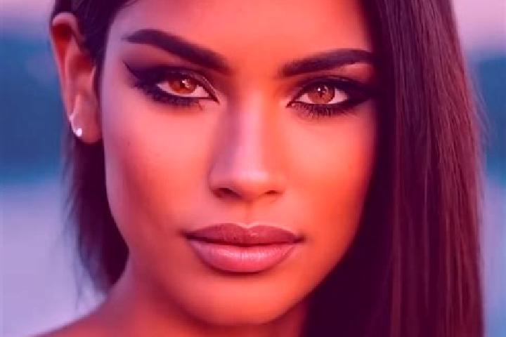 Chloe, 29, a black dark-eyed latina companion based in Be eri. Offering Roleplay, 69, Striptease. Available for incall and outcall, day and evening dates.