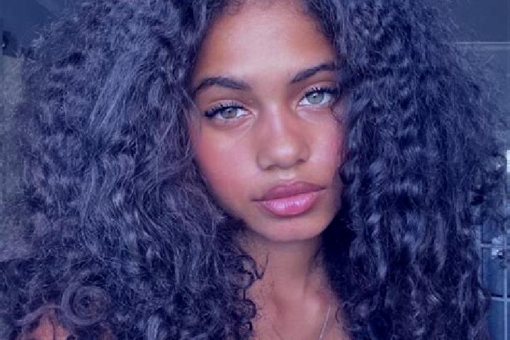 Chloe, 29, a black grey-eyed ebony companion based in Jondor Shaharchasi. Offering Erotic Massage, BDSM, Party Girl. Available for incall and outcall, day an...