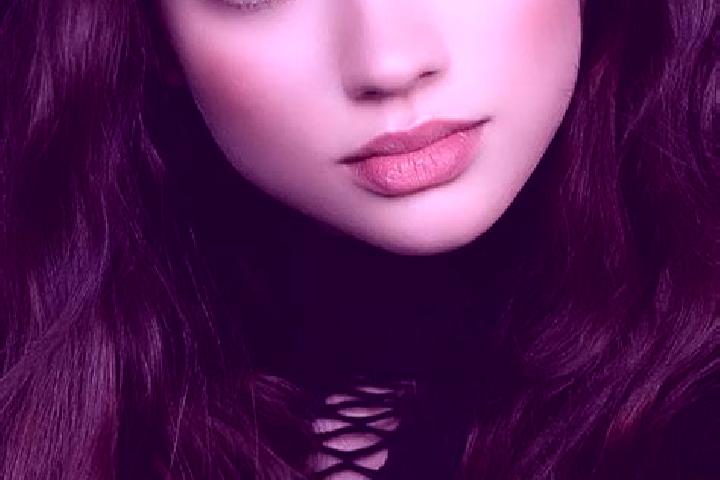 Chloe, 29, a brunette dark-eyed european companion based in Braddock Hills. Offering Deep French Kissing, Erotic Massage, 69, Striptease. Available for incal...