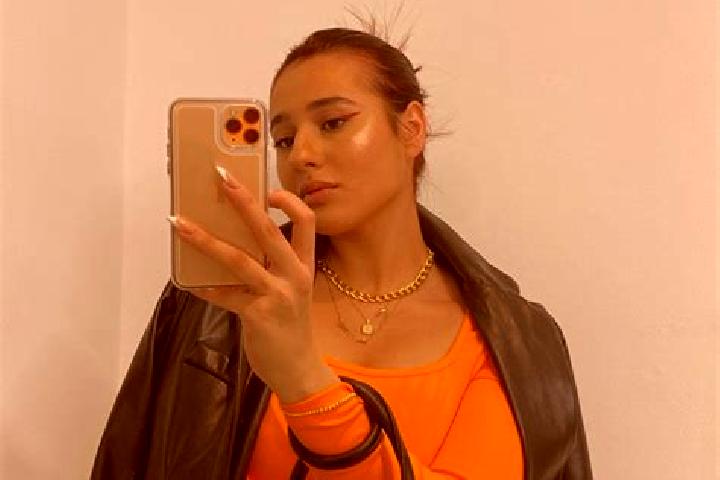 Chloe, 29 — Escort in Karaoez, Turkey