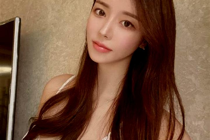 Chloe, 29 — Escort in Nangahurebukitpermai, Indonesia