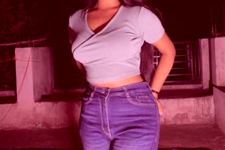 Chloe, 29 — Escort in Neb Sarai, India