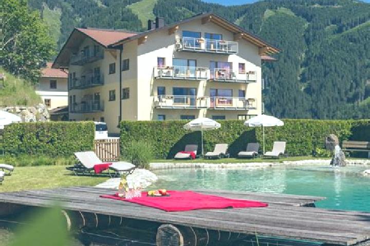 Chloe, 29 — Escort in Ramsau, Austria