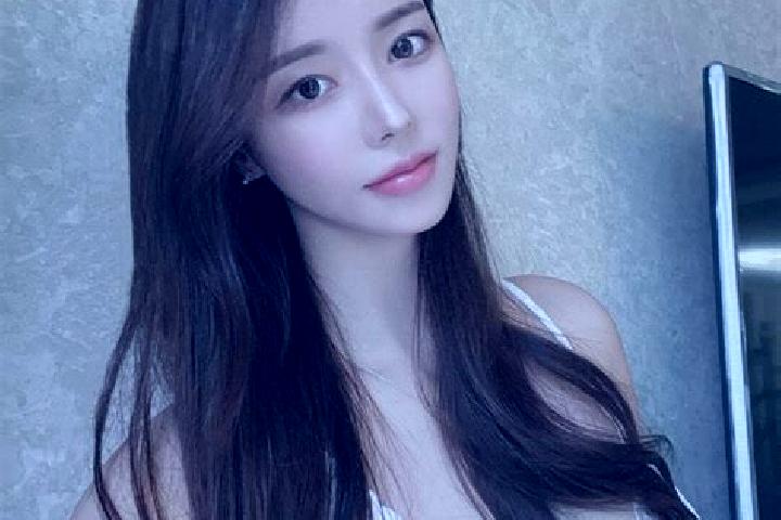 Chloe, 29 — Escort in Simpang, Malaysia