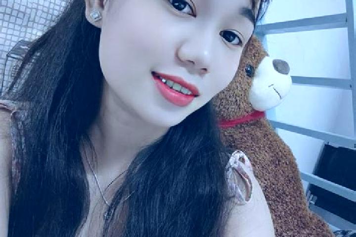 Chloe, 29 — Escort in Yen Thanh, Vietnam