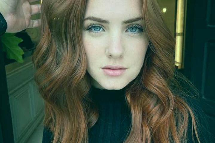 Chloe, 30, a auburn blue-eyed middle eastern companion based in Goyali. Offering CIM, Erotic Massage, Deep French Kissing, Girlfriend Experience. Available f...