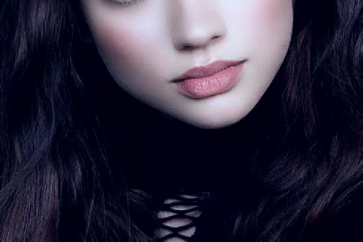 Chloe, 30, a auburn dark-eyed european companion based in Nueva Arenosa. Offering Striptease, Travel Companion, A-Level, Fetish. Available for incall and out...