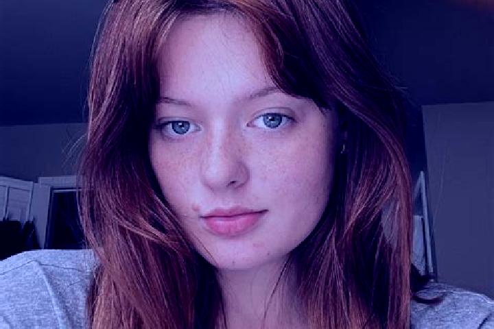 Chloe, 30, a auburn dark-eyed slavic companion based in Ambatillo. Offering A-Level, GFE, Girlfriend Experience, Party Girl, Duos. Available for incall and o...
