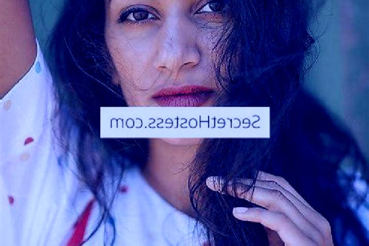 Chloe, 30, a black brown-eyed indian companion based in Jalpa de Canovas. Offering Couples, CIM, Duos. Available for incall and outcall, day and evening dates.