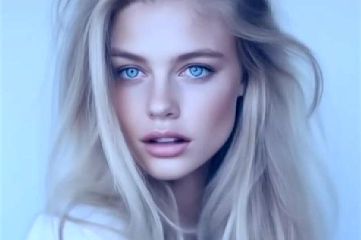 Chloe, 30, a blonde dark-eyed latina companion based in Copperfield. Offering OWO, Dinner Date. Available for incall and outcall, day and evening dates.