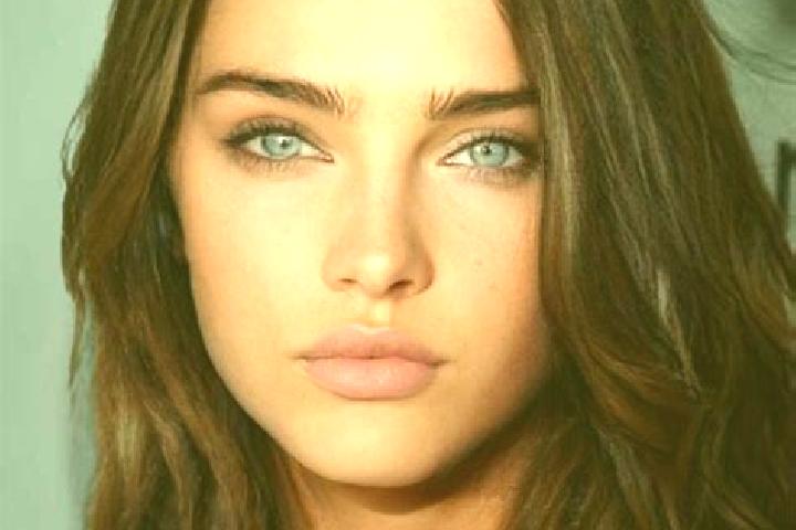 Chloe, 30, a brunette grey-eyed european companion based in Calentadores. Offering Overnight, Dinner Date, Erotic Massage, 69. Available for incall and outca...
