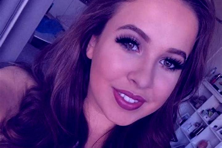 Chloe, 30, a dark blonde amber-eyed mediterranean companion based in Massaranduba. Offering GFE, Striptease, Erotic Massage, Duos, Deep French Kissing. Avail...