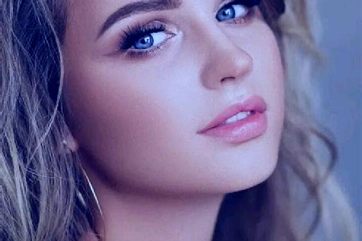Chloe, 30, a dark blonde blue-eyed slavic companion based in Ariza. Offering Overnight, Travel Companion, Tantra, BDSM, Domination. Available for incall and ...