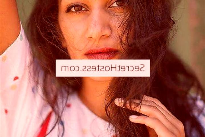 Chloe, 30, a red grey-eyed indian companion based in Favaco. Offering Deep French Kissing, Erotic Massage, Duos, Roleplay, CIM. Available for incall and outc...