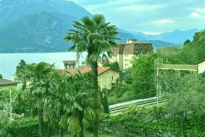 Chloe, 30 — Escort in Esino Lario, Italy