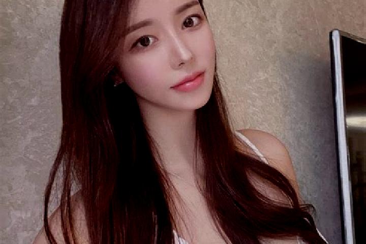 Chloe, 30 — Escort in Huxu, China