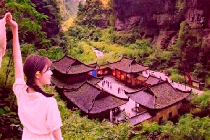 Chloe, 30 — Escort in Xiannue, China