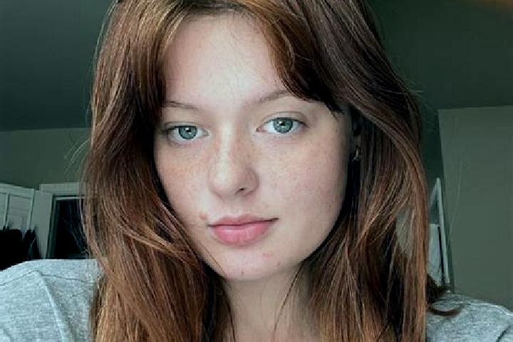 Chloe, 31, a auburn amber-eyed caucasian companion based in Bac Ai. Offering GFE, A-Level, Couples, Massage. Available for incall and outcall, day and evenin...