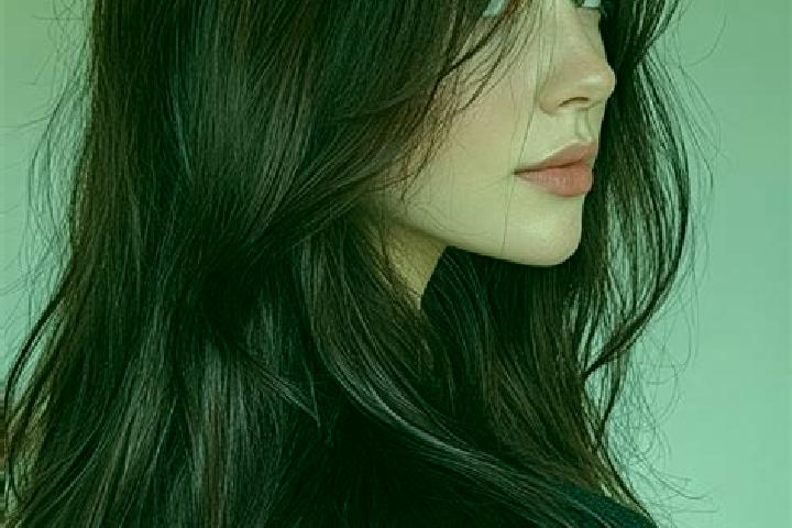Chloe, 31, a auburn brown-eyed european companion based in Tiefinzo. Offering Tantra, Dinner Date, Domination, Erotic Massage. Available for incall and outca...