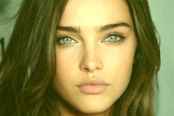 Chloe, 31, a brunette amber-eyed european companion based in Rouvroy. Offering Fetish, A-Level, CIM. Available for incall and outcall, day and evening dates.