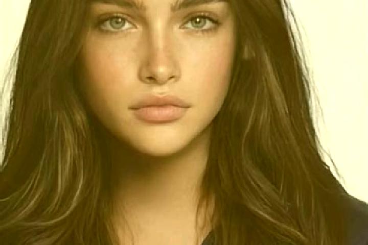 Chloe, 31, a brunette blue-eyed european companion based in Chiuzbaia. Offering A-Level, Tantra, Deep French Kissing. Available for incall and outcall, day a...