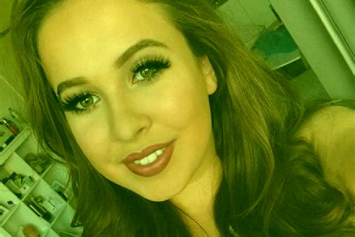 Chloe, 31, a dark blonde amber-eyed caucasian companion based in Hobart. Offering Overnight, Striptease, Erotic Massage. Available for incall and outcall, ov...