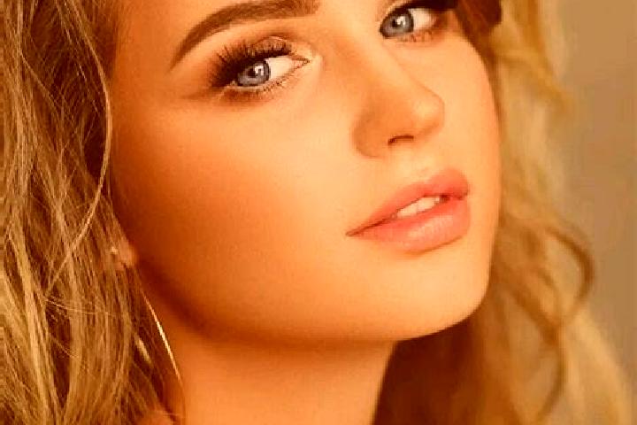 Chloe, 31, a dark blonde blue-eyed mediterranean companion based in Yagoona. Offering Fetish, Travel Companion, Overnight, Massage, Dinner Date. Available fo...