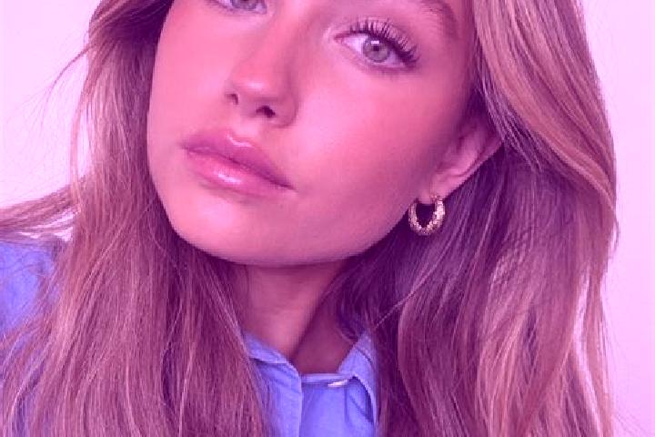 Chloe, 31, a dark blonde green-eyed ebony companion based in Rittenhouse. Offering CIM, Travel Companion, Dinner Date, Erotic Massage. Available for incall a...
