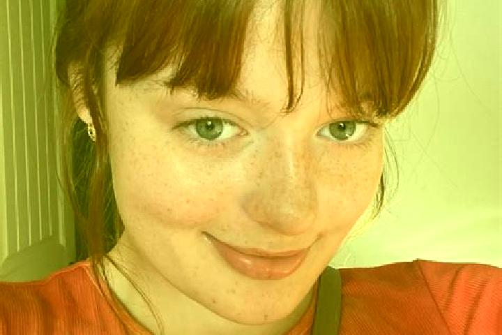 Chloe, 31, a red green-eyed mixed companion based in Huurch. Offering Deep French Kissing, Overnight, GFE, 69. Available for incall and outcall, overnight bo...