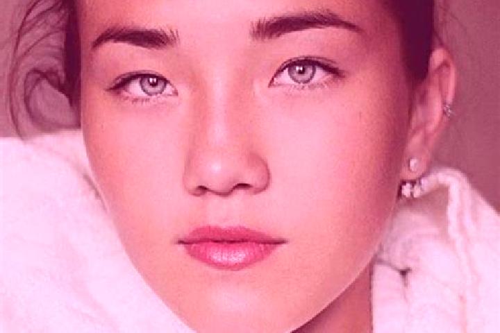 Chloe, 31, a red grey-eyed caucasian companion based in Alsunga. Offering BDSM, Deep French Kissing, Party Girl, GFE, OWO. Available for incall and outcall, ...