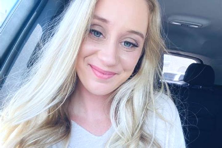 Chloe, 31 — Escort in Crossville, United States