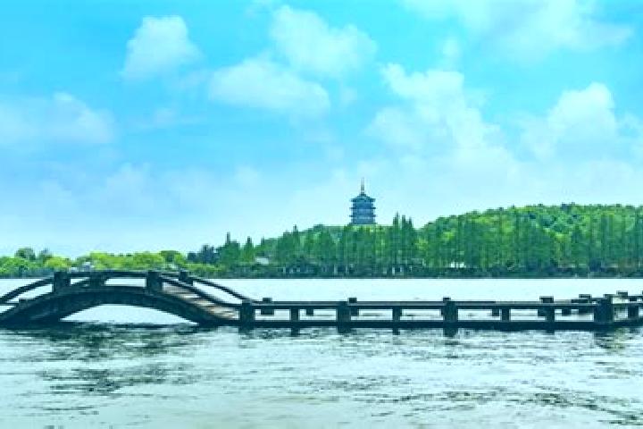 Chloe, 31 — Escort in Leifeng, China
