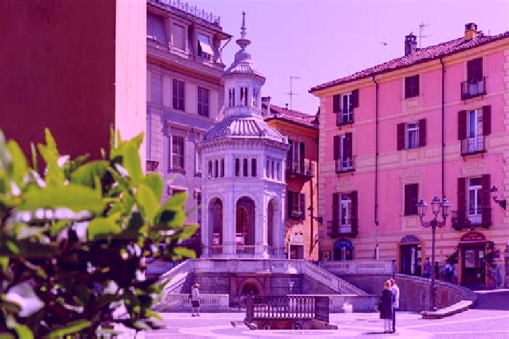 Chloe, 31 — Escort in Mombello Monferrato, Italy
