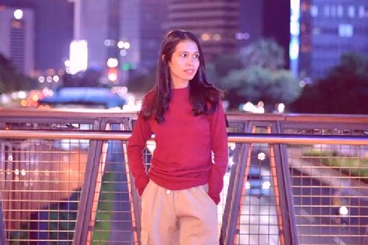 Chloe, 31 — Escort in Oinlasi, Indonesia