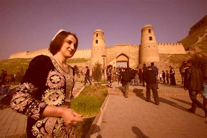 Chloe, 31 — Escort in Oltintopkan, Tajikistan