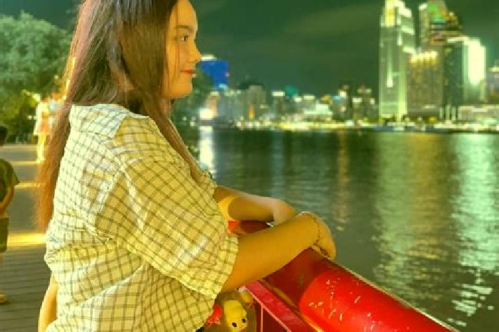 Chloe, 31 — Escort in Quynh Loi, Vietnam