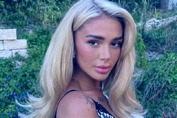 Chloe, 31 — Escort in Racu, Romania