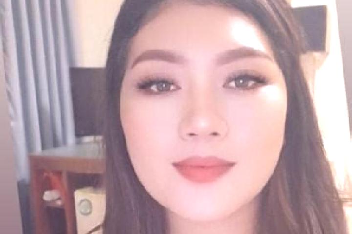 Chloe, 32, a auburn amber-eyed asian companion based in Bujoru. Offering CIM, GFE, Girlfriend Experience, Dinner Date. Available for incall and outcall, day ...