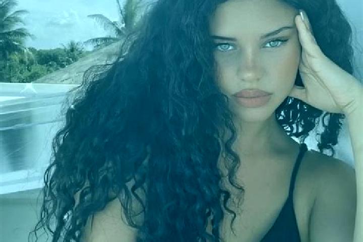 Chloe, 32, a black grey-eyed latina companion based in Morteros. Offering Erotic Massage, OWO, 69, Travel Companion. Available for incall and outcall, overni...