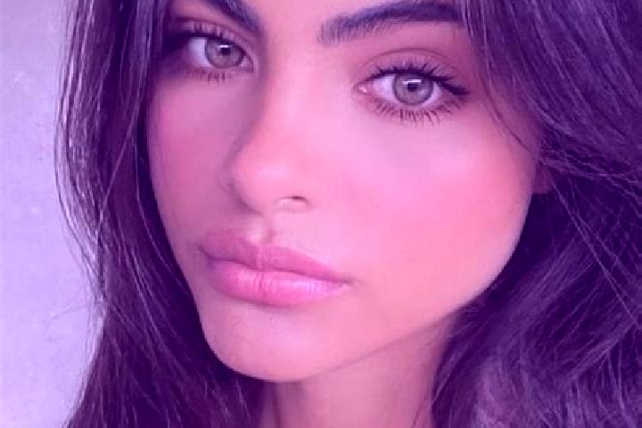 Chloe, 32, a brunette dark-eyed indian companion based in Zhemchuzhina. Offering Travel Companion, Striptease, A-Level, Fetish. Available for incall and outc...