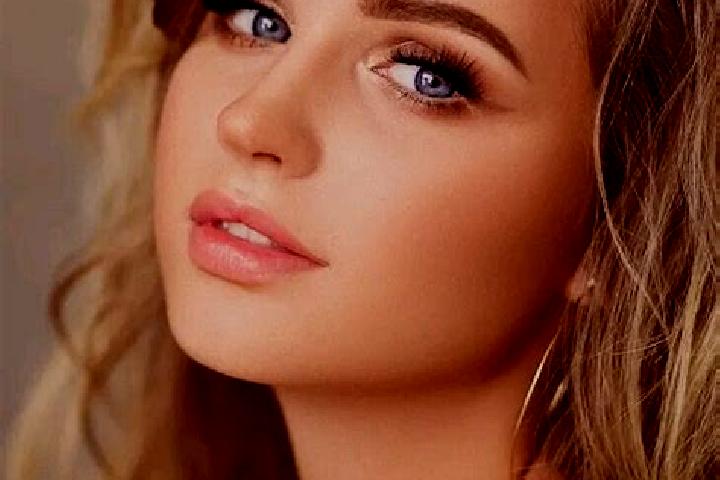Chloe, 32, a dark blonde blue-eyed european companion based in Llanddeusant. Offering Travel Companion, Striptease, Fetish. Available for incall and outcall,...