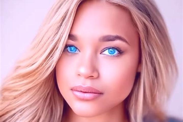 Chloe, 32, a dark blonde blue-eyed latina companion based in Vela. Offering Duos, OWO, Overnight, CIM. Available for incall and outcall, day and evening dates.